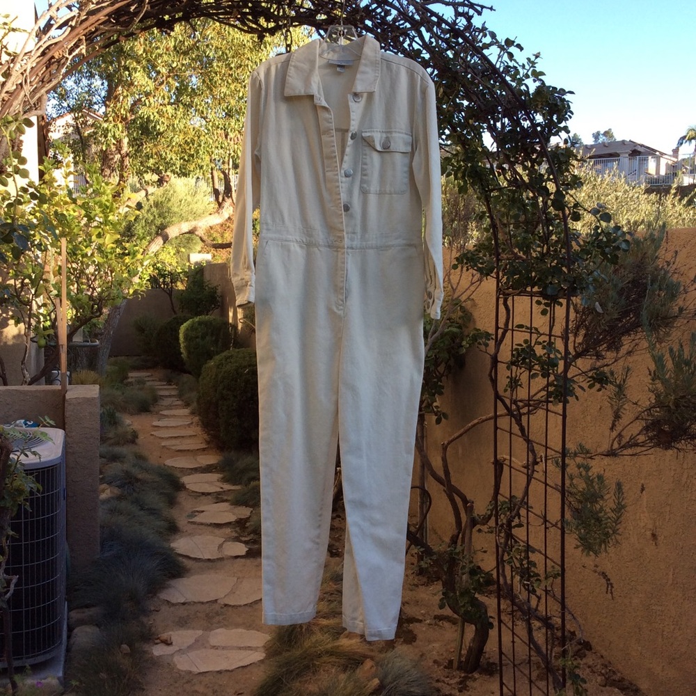 $10 SALE! Off-White Button Down Denim Jumpsuit/Overalls (Sz 6)